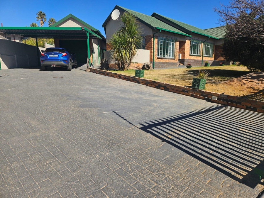 To Let 3 Bedroom Property for Rent in Wentworth Park Gauteng
