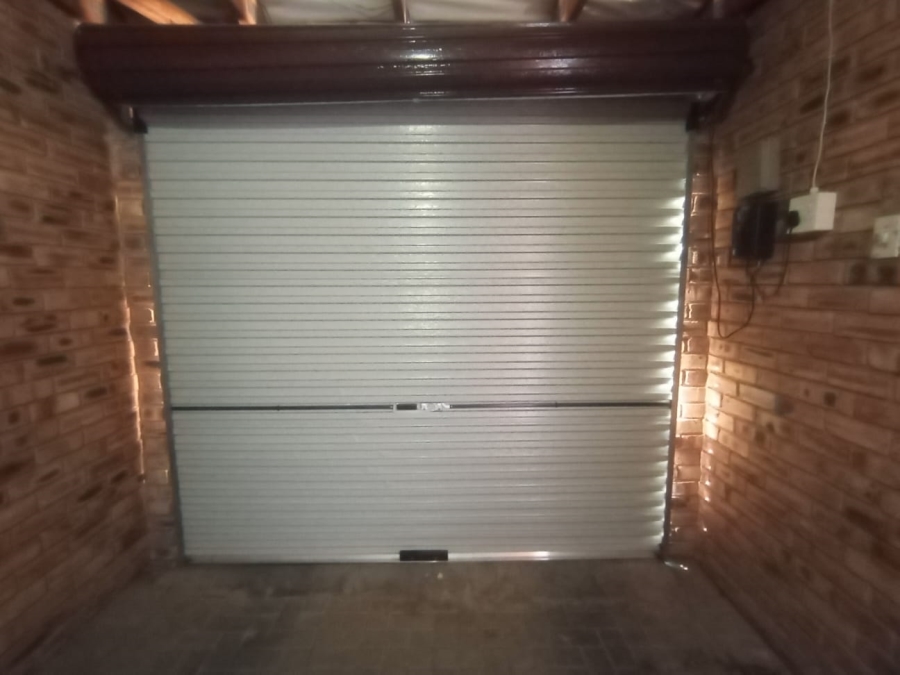 2 Bedroom Property for Sale in Little Falls Gauteng