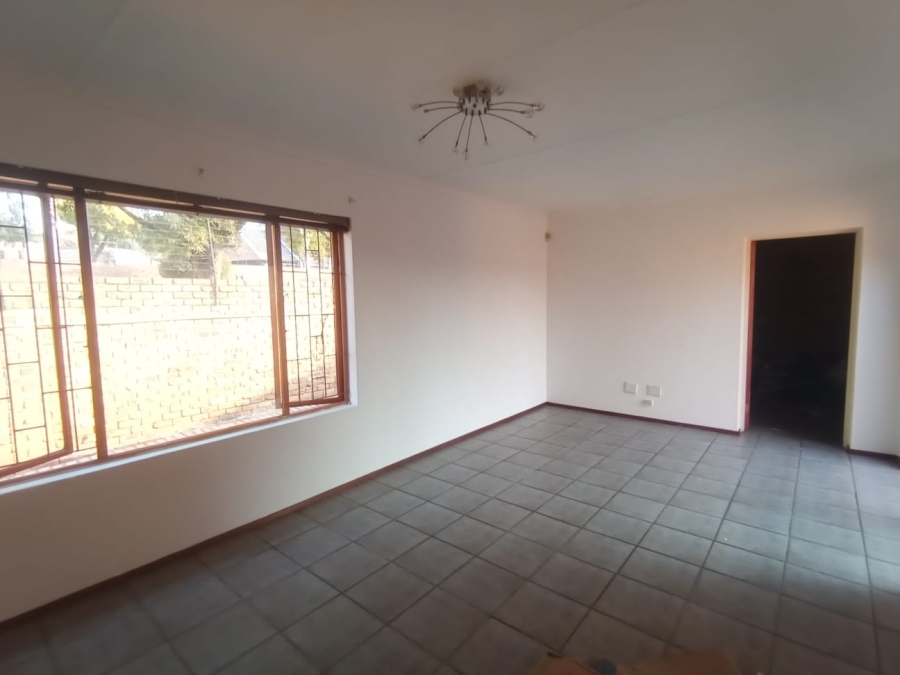 2 Bedroom Property for Sale in Little Falls Gauteng