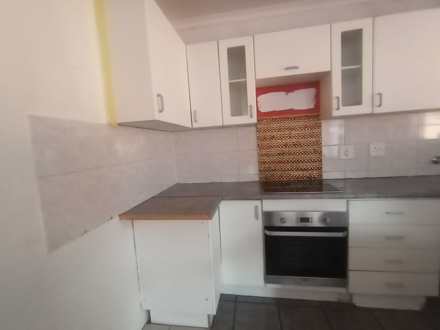 2 Bedroom Property for Sale in Little Falls Gauteng