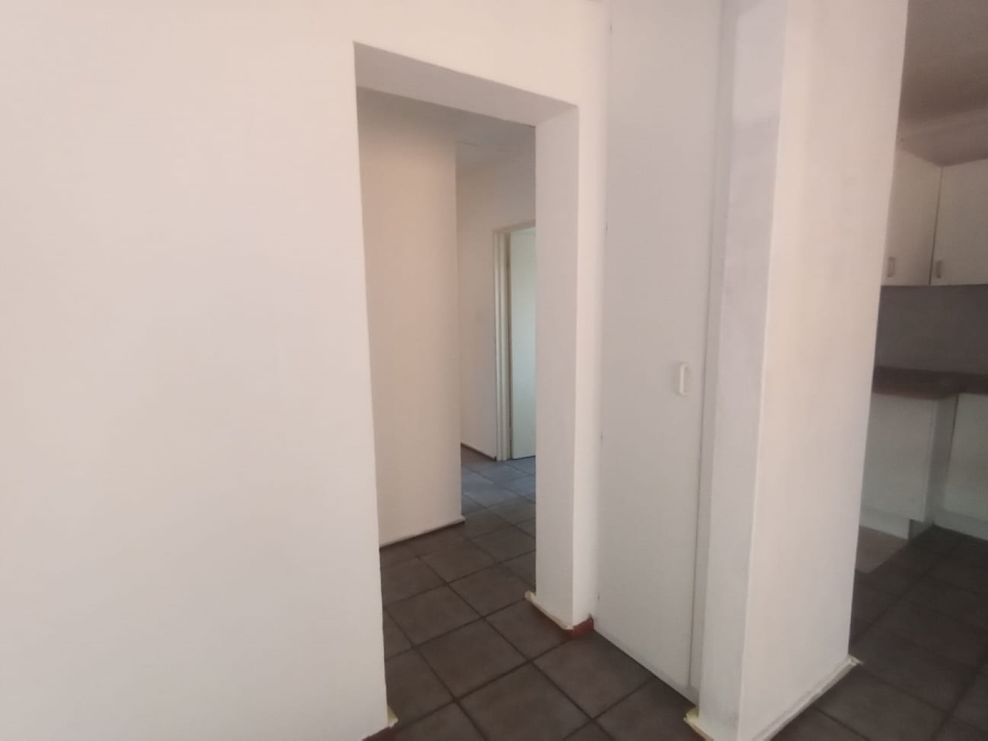 2 Bedroom Property for Sale in Little Falls Gauteng