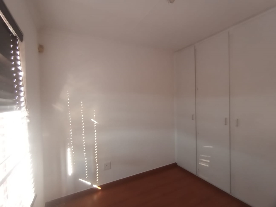 2 Bedroom Property for Sale in Little Falls Gauteng