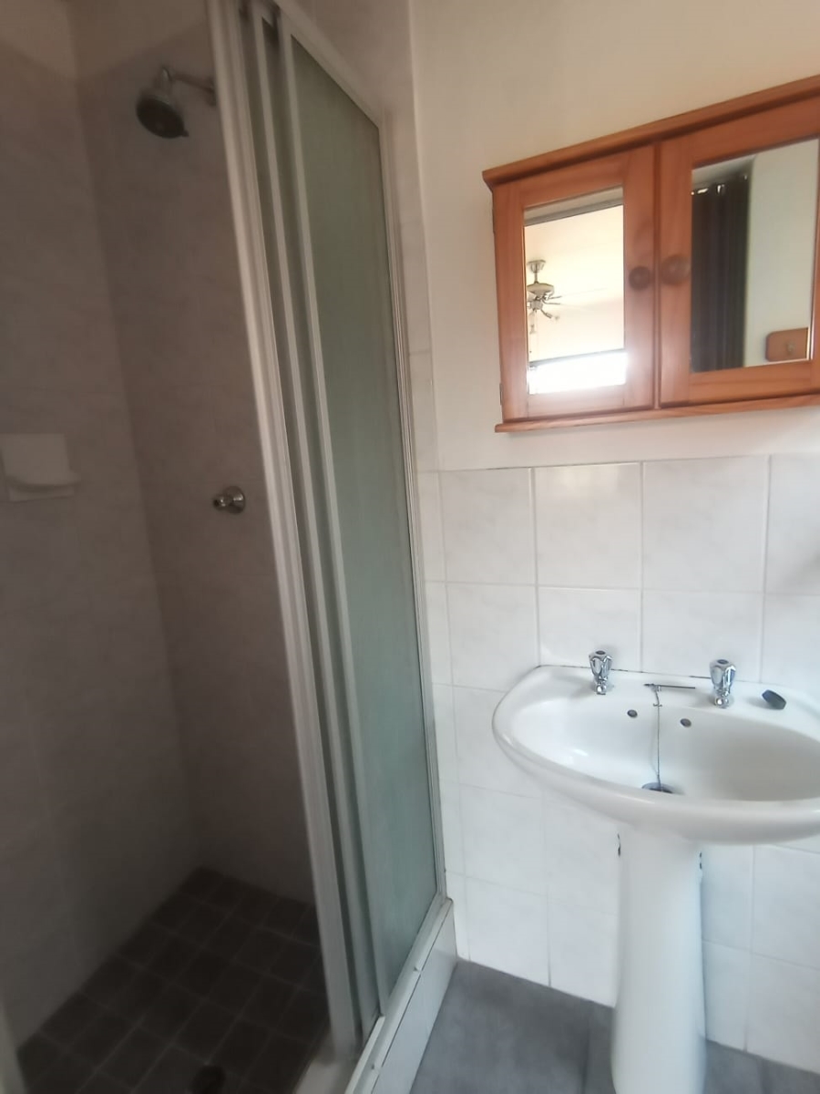2 Bedroom Property for Sale in Little Falls Gauteng