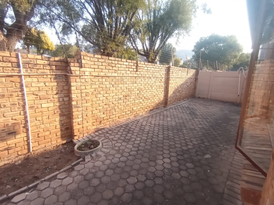 2 Bedroom Property for Sale in Little Falls Gauteng