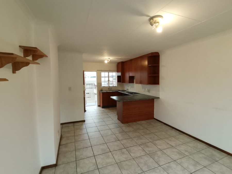 To Let 2 Bedroom Property for Rent in Kenmare Gauteng