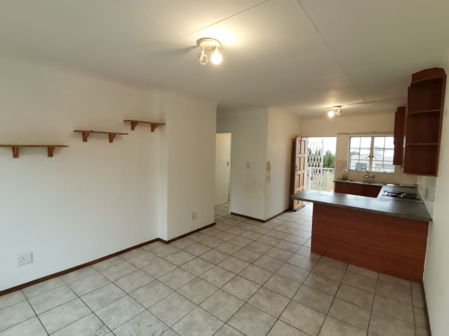 To Let 2 Bedroom Property for Rent in Kenmare Gauteng
