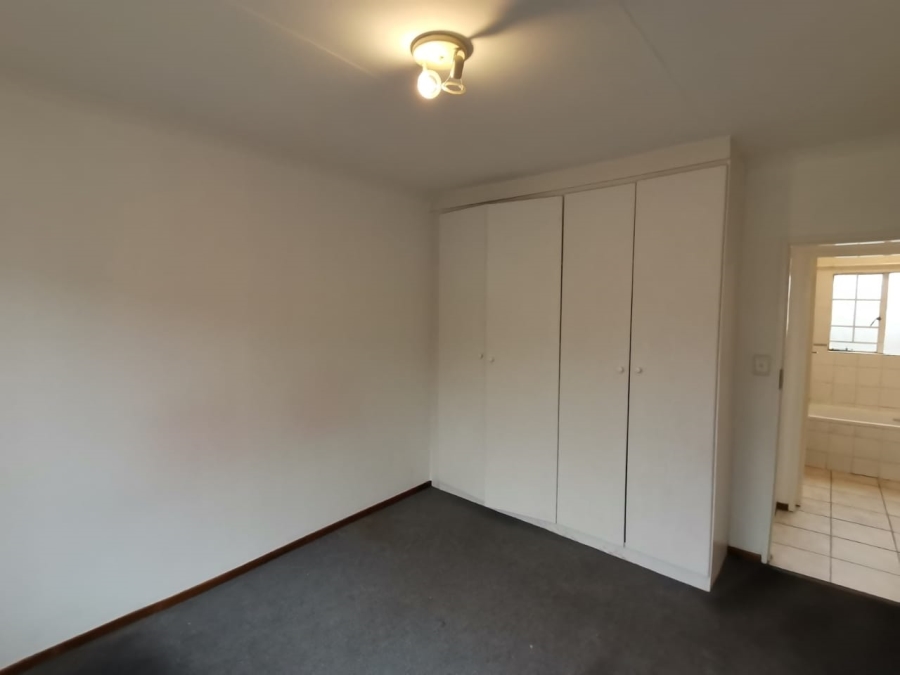 To Let 2 Bedroom Property for Rent in Kenmare Gauteng