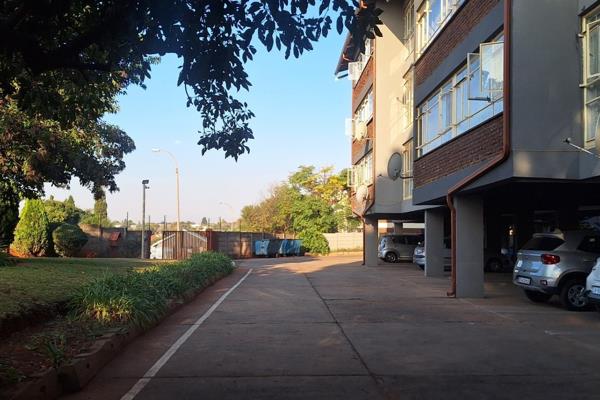 2 Bedroom Property for Sale in Rhodesfield Gauteng