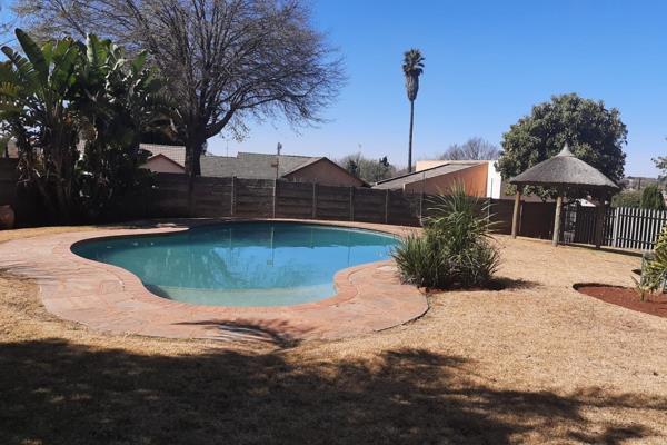 2 Bedroom Property for Sale in Rhodesfield Gauteng
