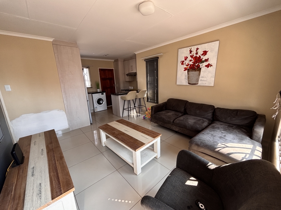 2 Bedroom Property for Sale in Azaadville Gardens Gauteng