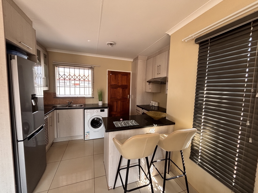 2 Bedroom Property for Sale in Azaadville Gardens Gauteng