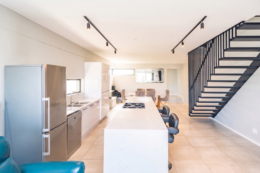 2 Bedroom Property for Sale in Hurlingham Gauteng