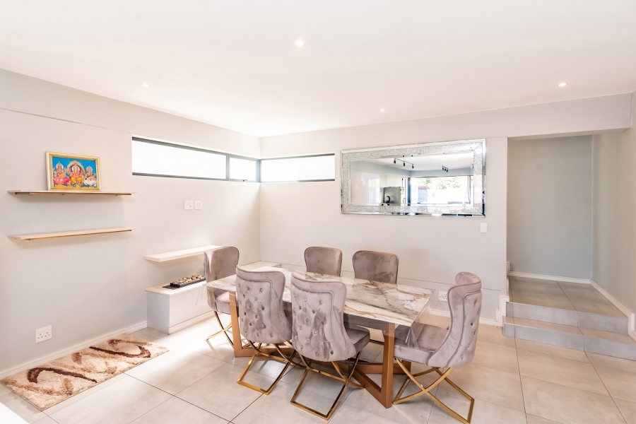 2 Bedroom Property for Sale in Hurlingham Gauteng