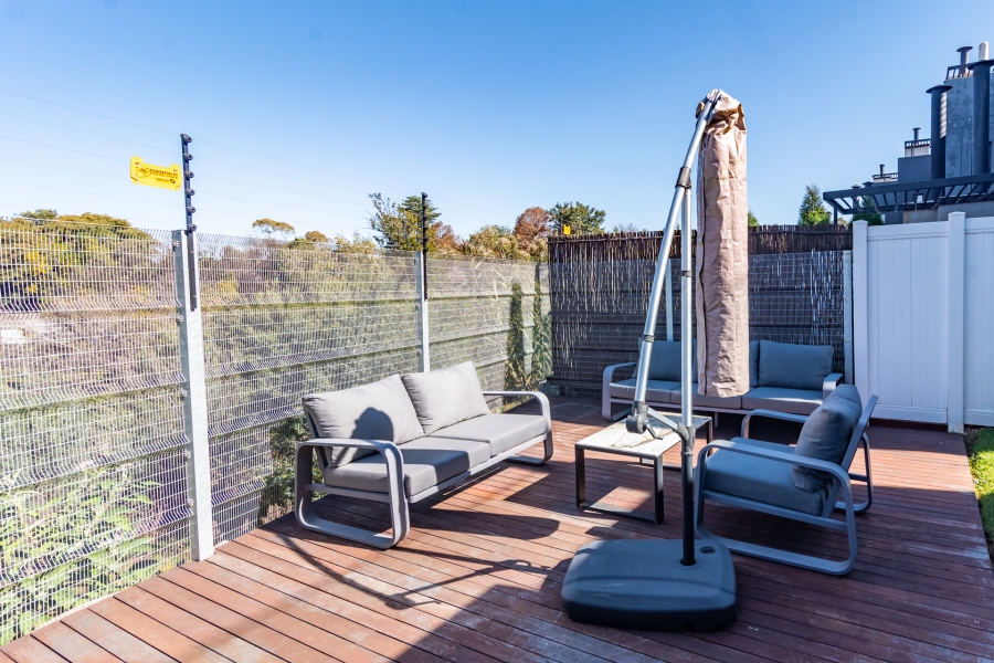 2 Bedroom Property for Sale in Hurlingham Gauteng