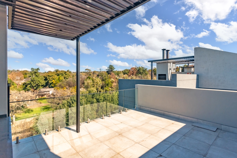 2 Bedroom Property for Sale in Hurlingham Gauteng