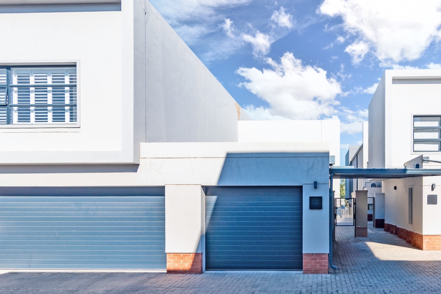2 Bedroom Property for Sale in Hurlingham Gauteng