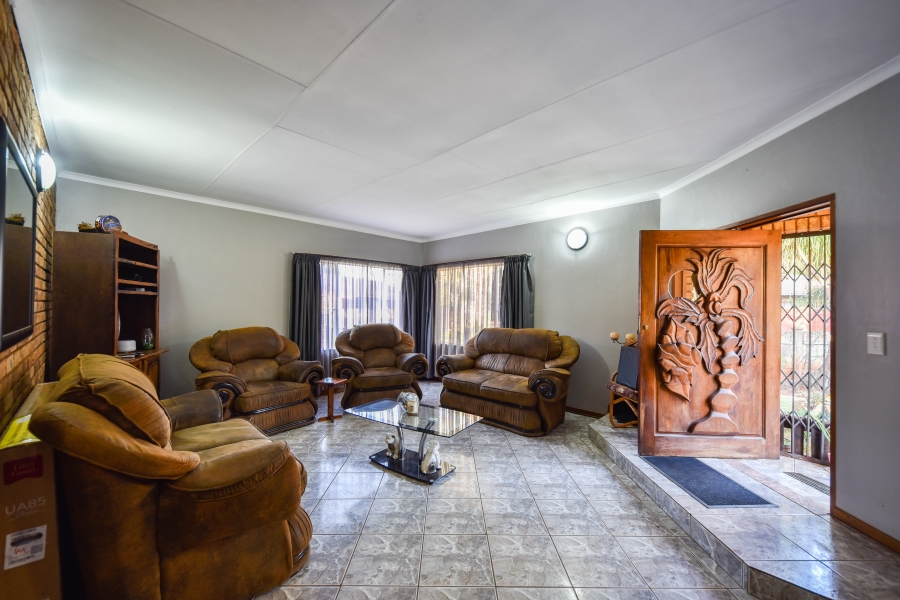 5 Bedroom Property for Sale in Doornpoort Gauteng