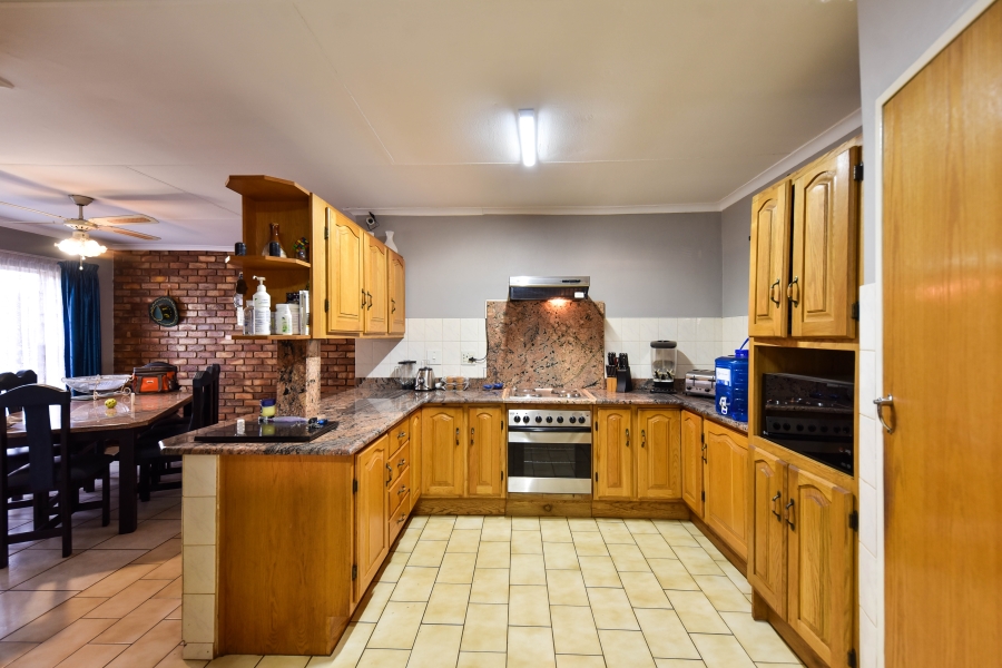 5 Bedroom Property for Sale in Doornpoort Gauteng