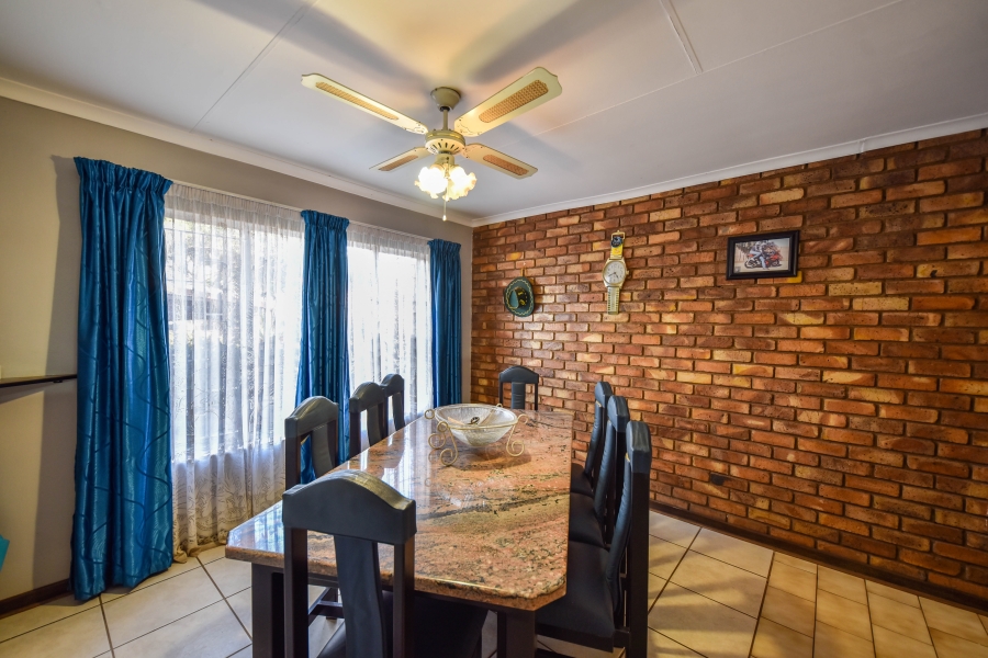 5 Bedroom Property for Sale in Doornpoort Gauteng