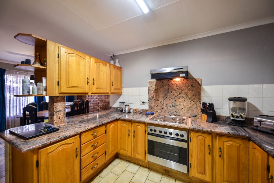 5 Bedroom Property for Sale in Doornpoort Gauteng