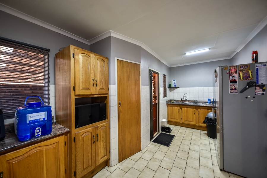 5 Bedroom Property for Sale in Doornpoort Gauteng