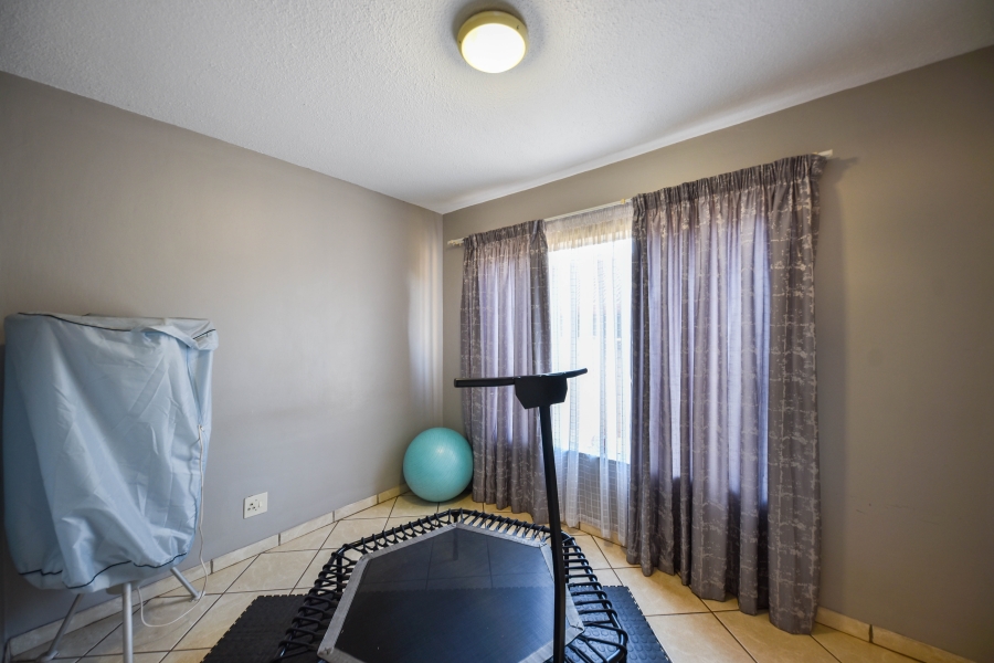 5 Bedroom Property for Sale in Doornpoort Gauteng