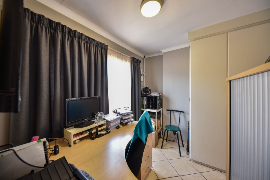 5 Bedroom Property for Sale in Doornpoort Gauteng