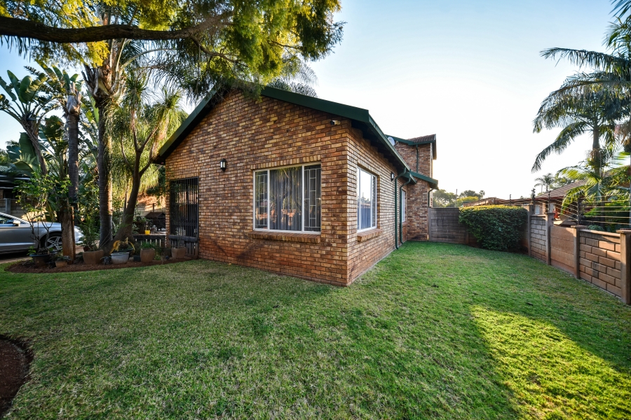 5 Bedroom Property for Sale in Doornpoort Gauteng