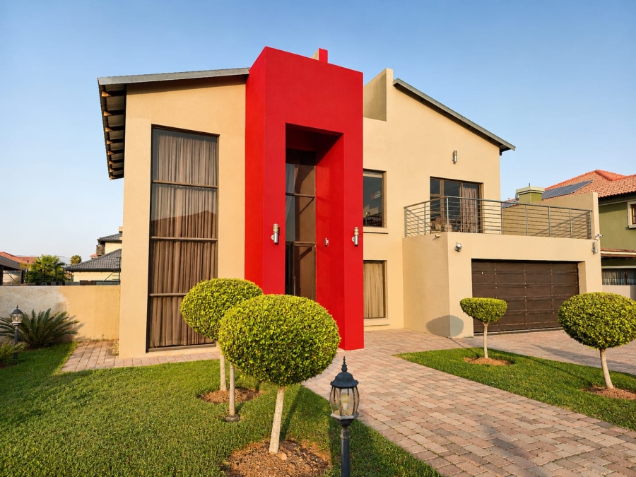 5 Bedroom Property for Sale in Theresa Park Gauteng