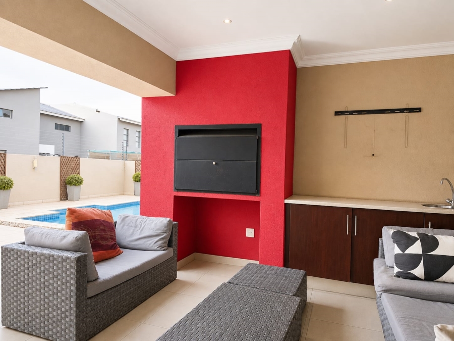 5 Bedroom Property for Sale in Theresa Park Gauteng