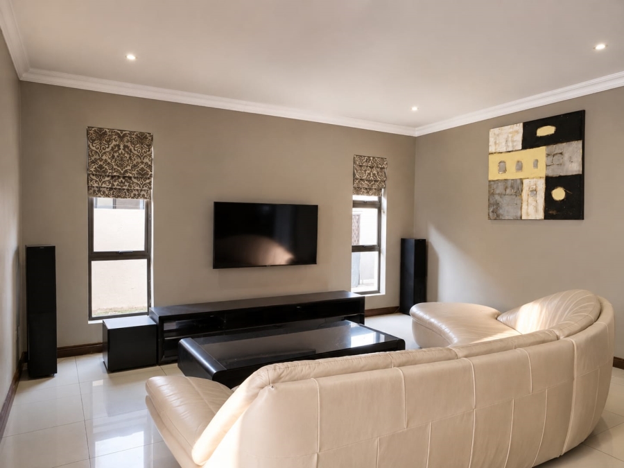 5 Bedroom Property for Sale in Theresa Park Gauteng