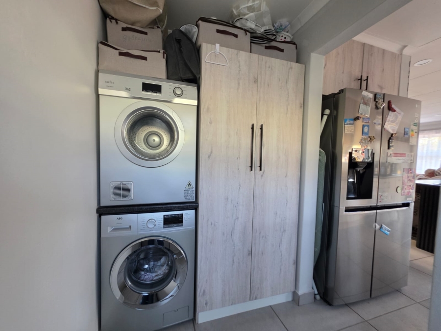 2 Bedroom Property for Sale in Misty Bay Gauteng