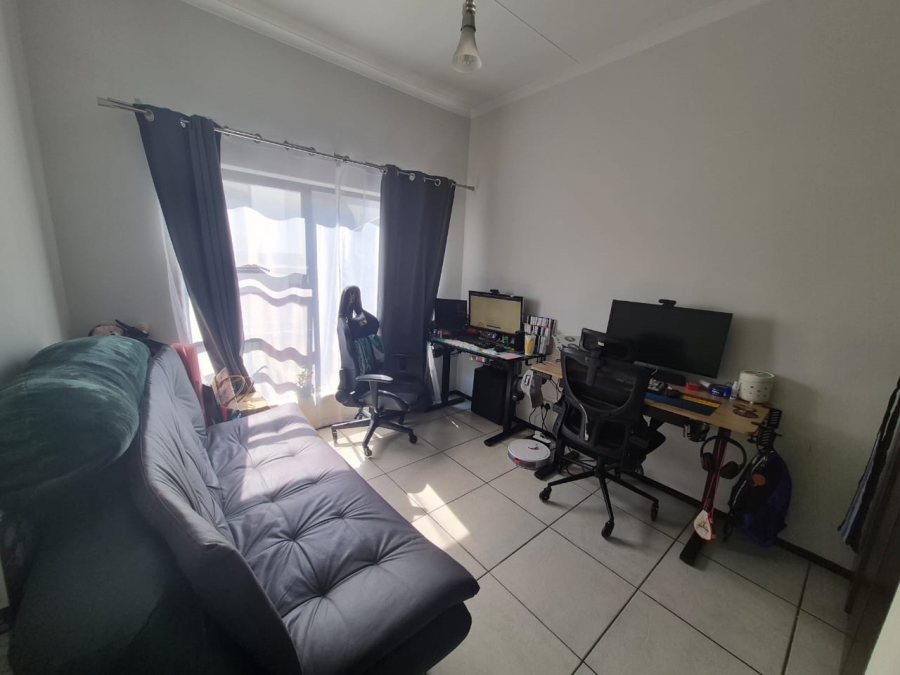 To Let 2 Bedroom Property for Rent in Greenstone Hill Gauteng