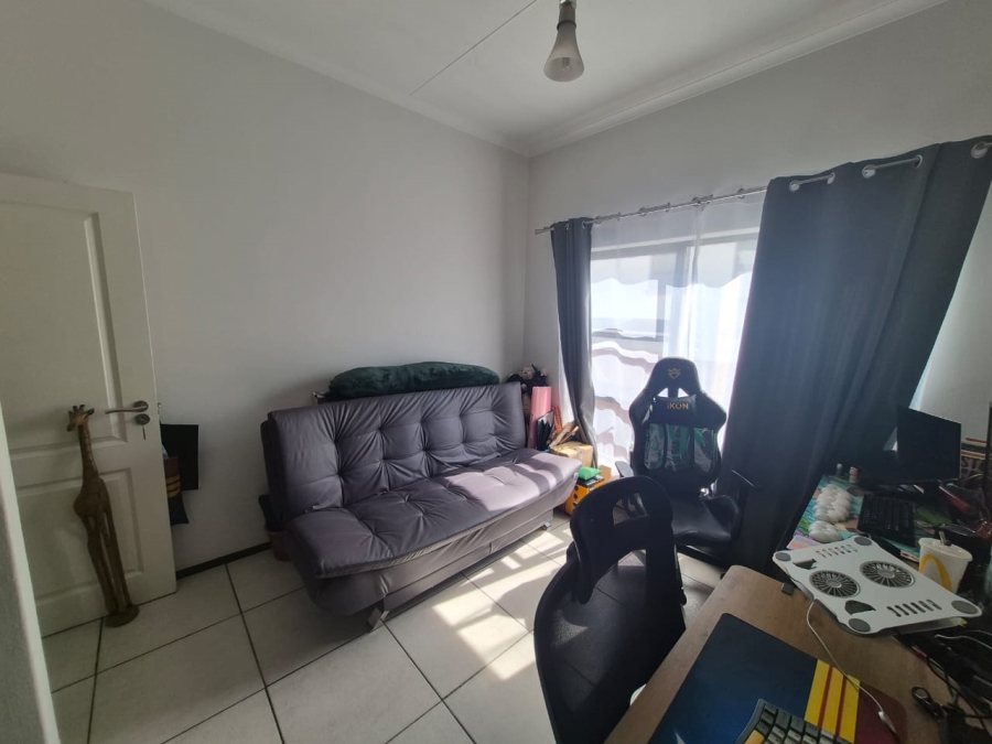 To Let 2 Bedroom Property for Rent in Greenstone Hill Gauteng