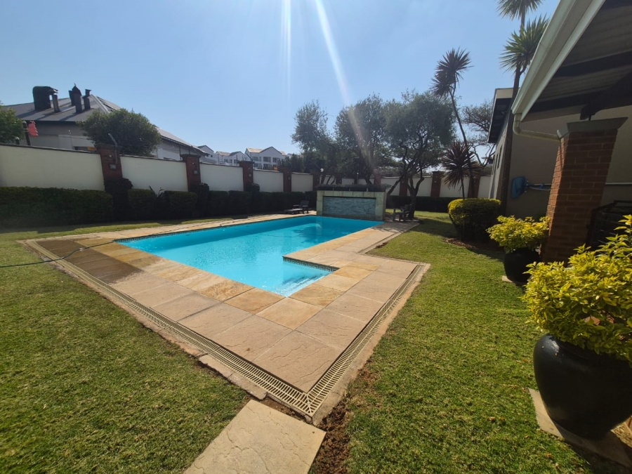 To Let 2 Bedroom Property for Rent in Greenstone Hill Gauteng