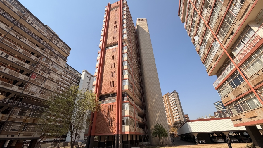1 Bedroom Property for Sale in Sunnyside Gauteng