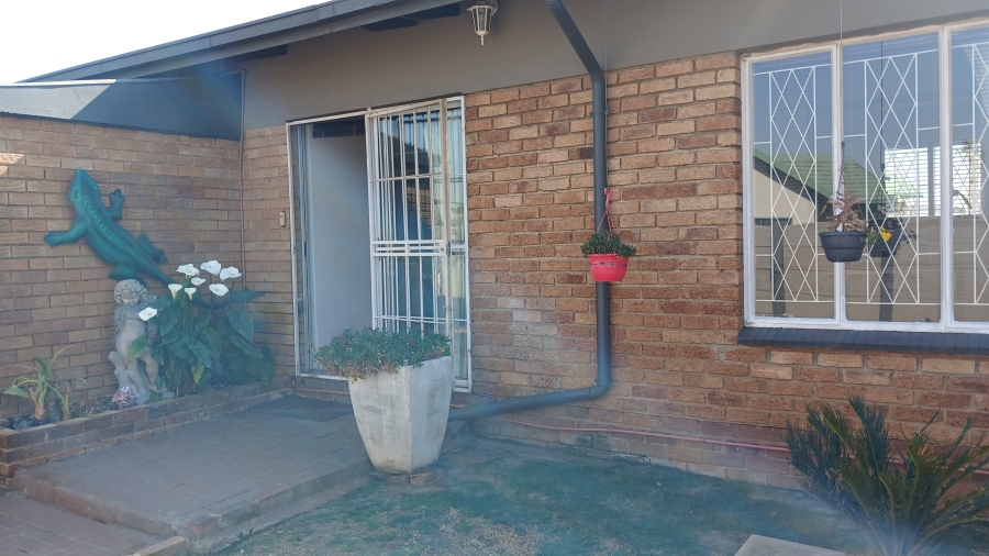 4 Bedroom Property for Sale in Van Dyk Park Gauteng