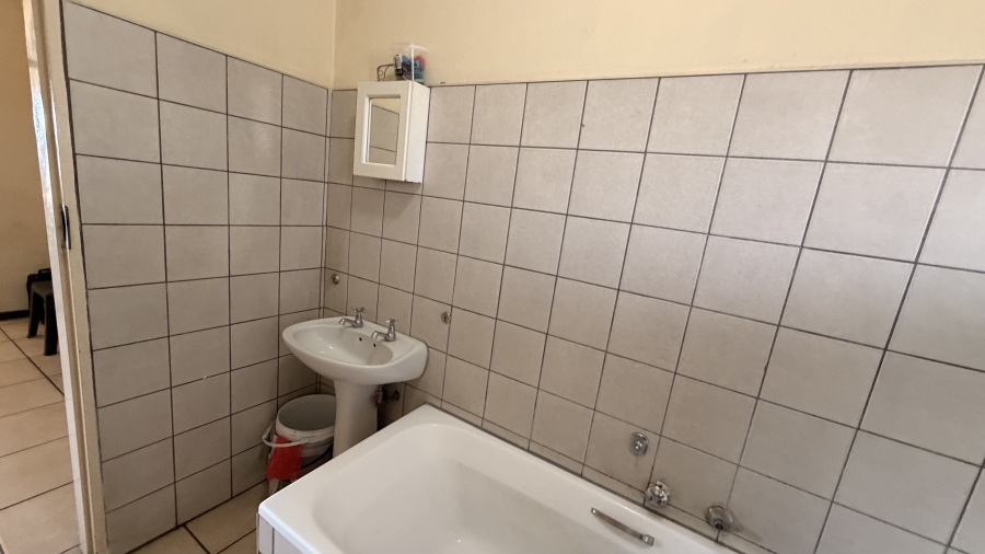 1 Bedroom Property for Sale in Sunnyside Gauteng