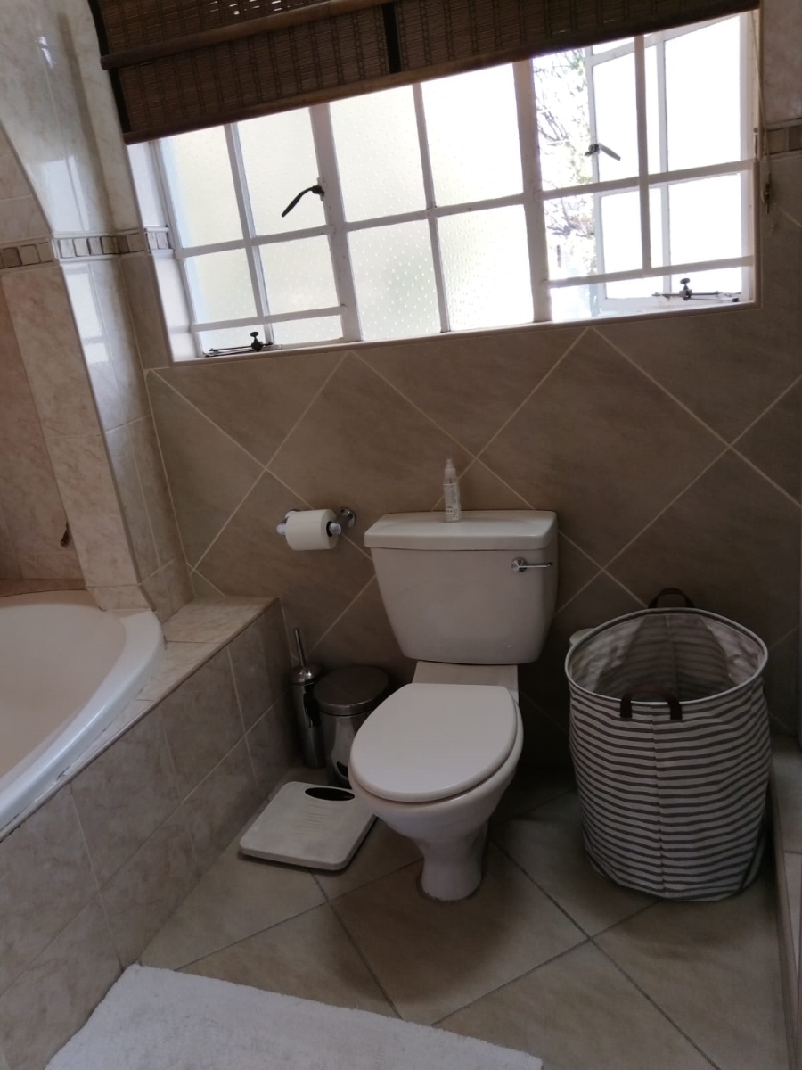 4 Bedroom Property for Sale in Van Riebeeck Park Gauteng