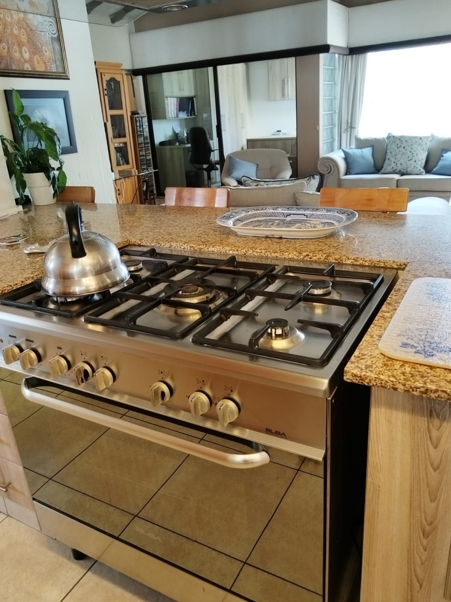 4 Bedroom Property for Sale in Van Riebeeck Park Gauteng