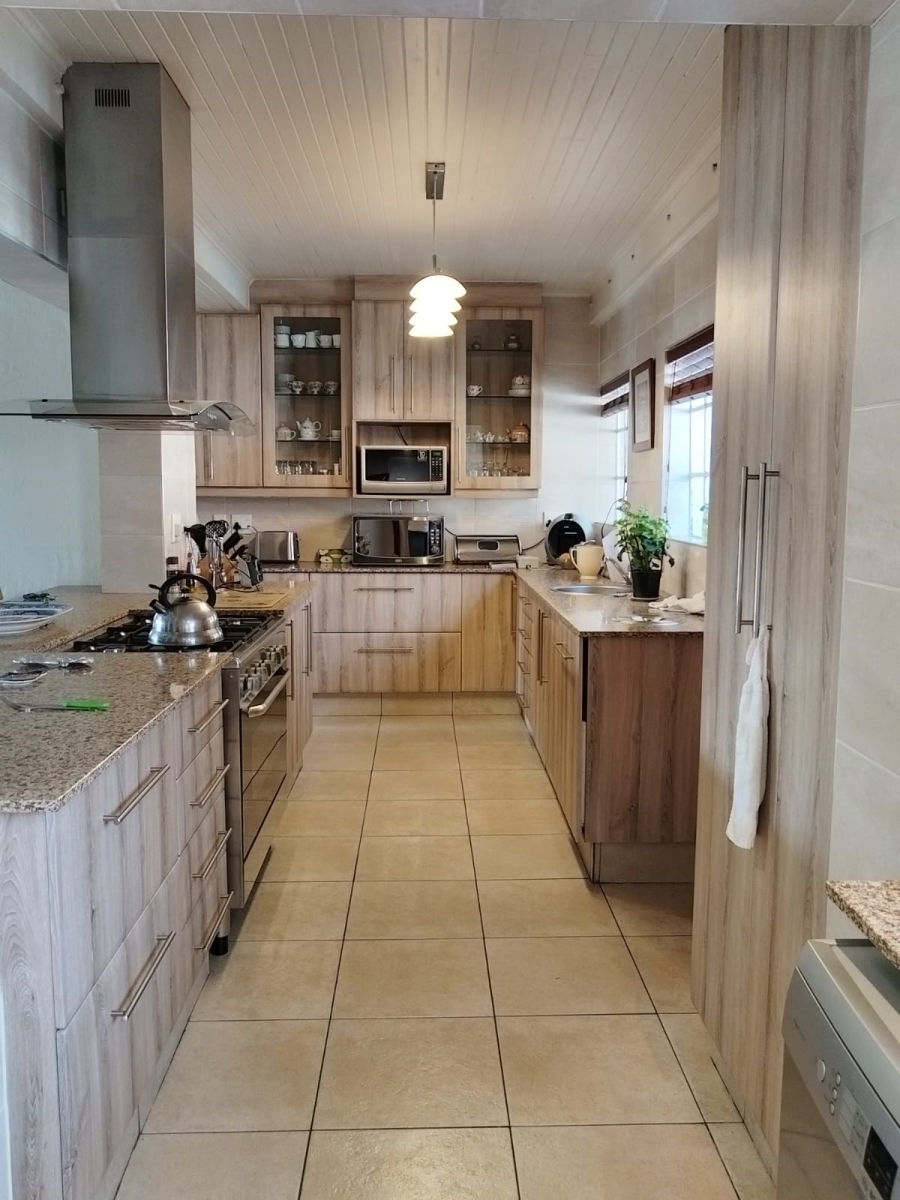 4 Bedroom Property for Sale in Van Riebeeck Park Gauteng