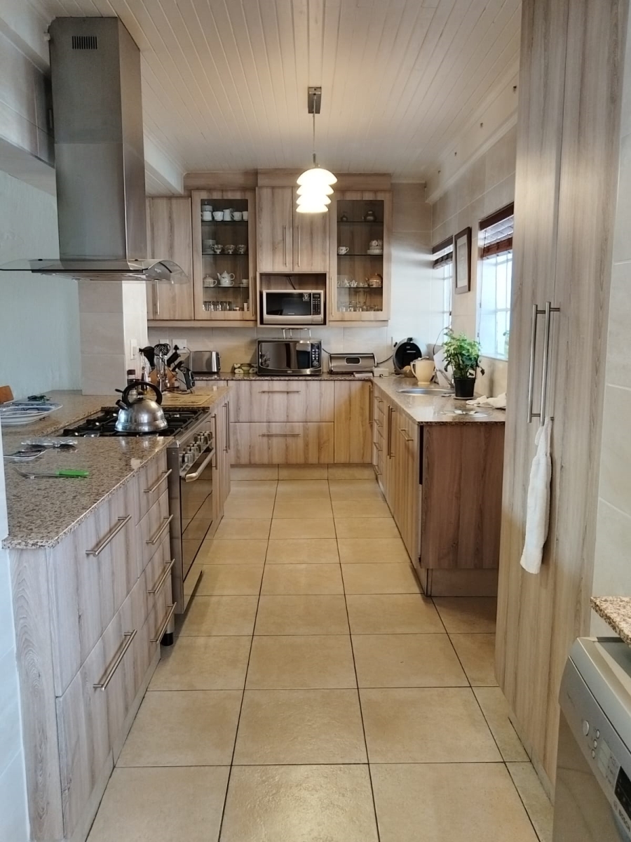 4 Bedroom Property for Sale in Van Riebeeck Park Gauteng