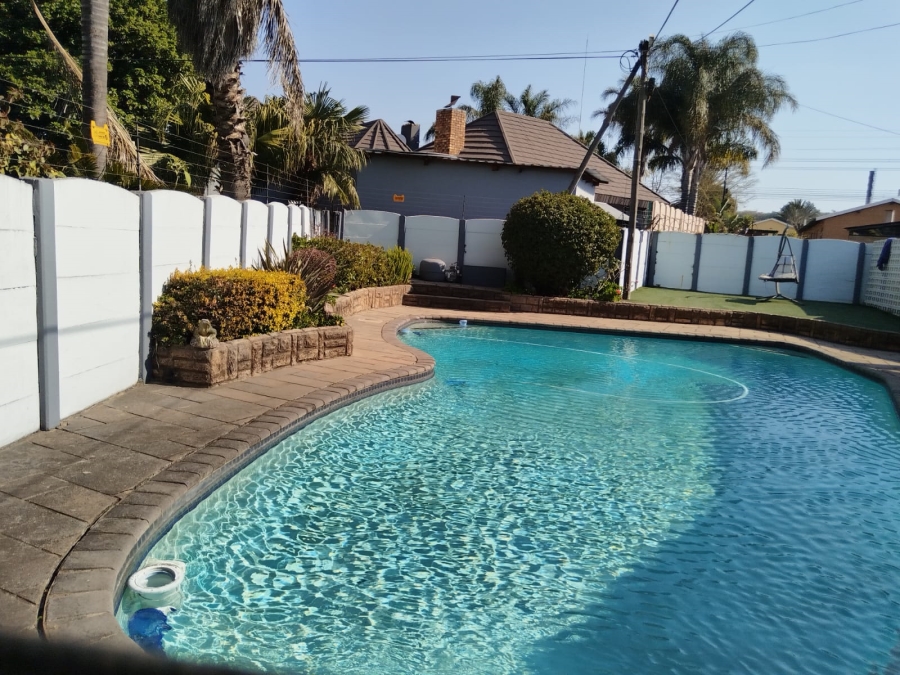 4 Bedroom Property for Sale in Van Riebeeck Park Gauteng