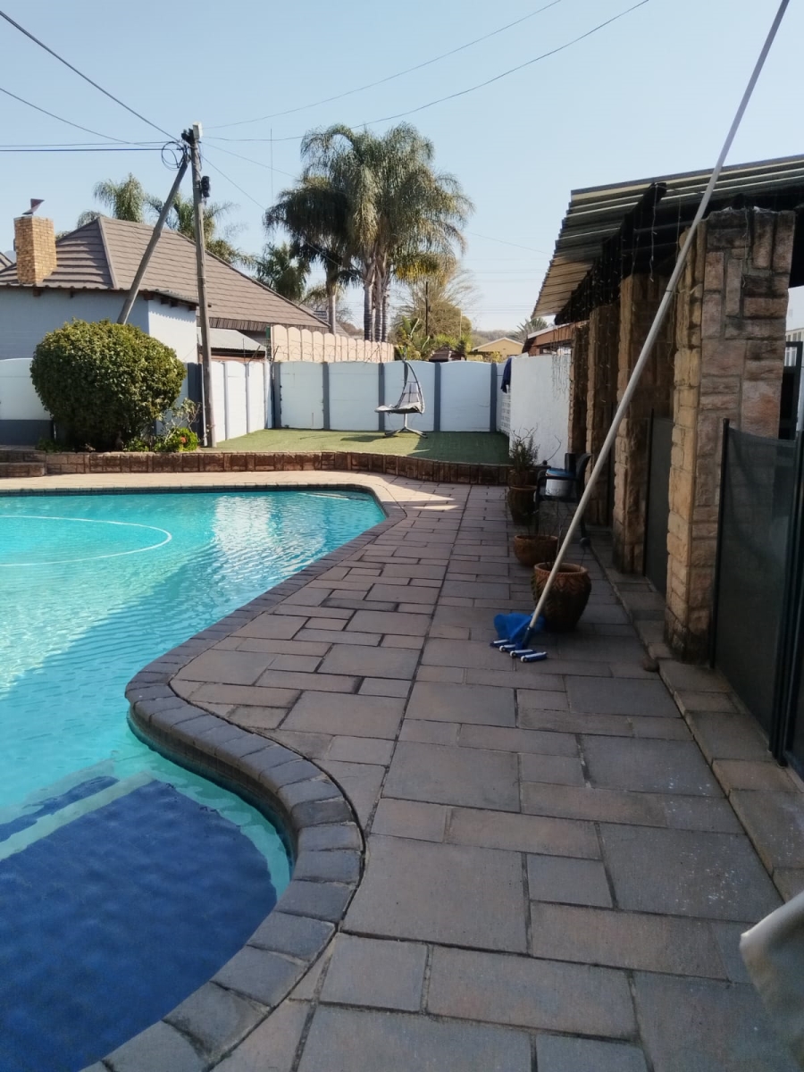 4 Bedroom Property for Sale in Van Riebeeck Park Gauteng