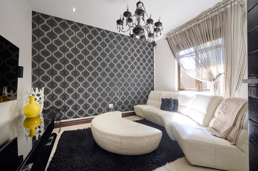 6 Bedroom Property for Sale in Khyber Rock Gauteng