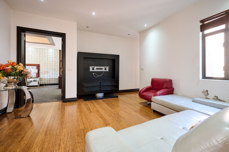 6 Bedroom Property for Sale in Khyber Rock Gauteng