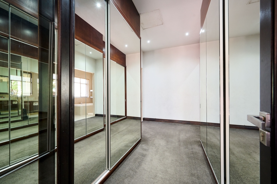 6 Bedroom Property for Sale in Khyber Rock Gauteng