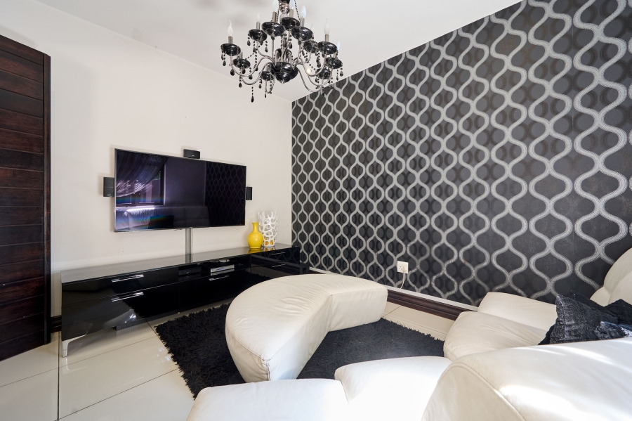 6 Bedroom Property for Sale in Khyber Rock Gauteng