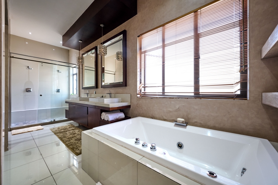 6 Bedroom Property for Sale in Khyber Rock Gauteng