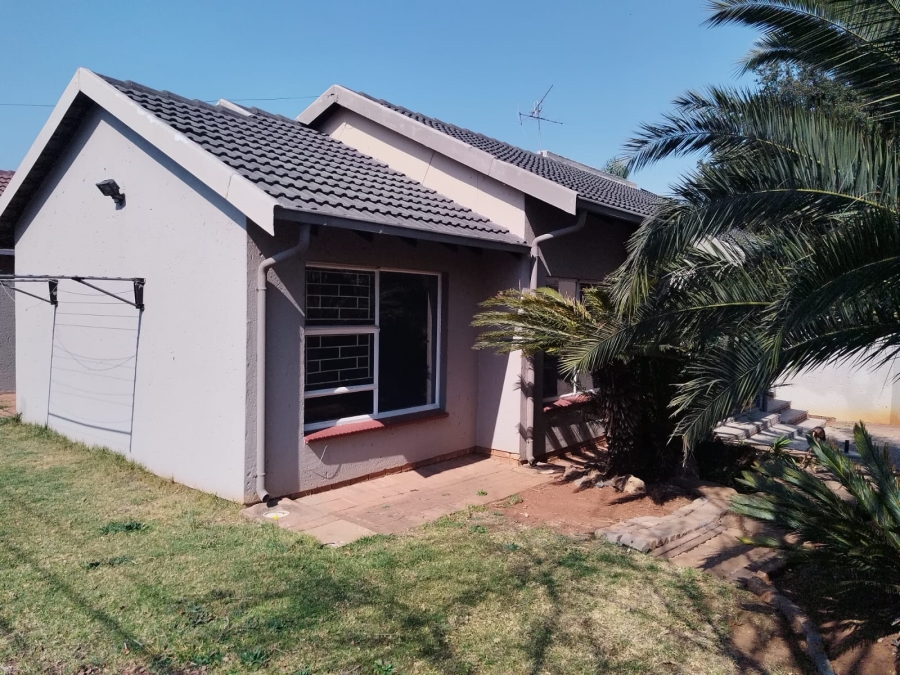 2 Bedroom Property for Sale in Van Riebeeck Park Gauteng